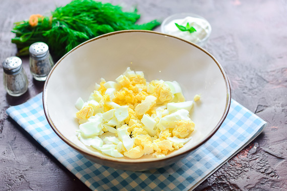 салат с огурцом и яйцом рецепт фото 2